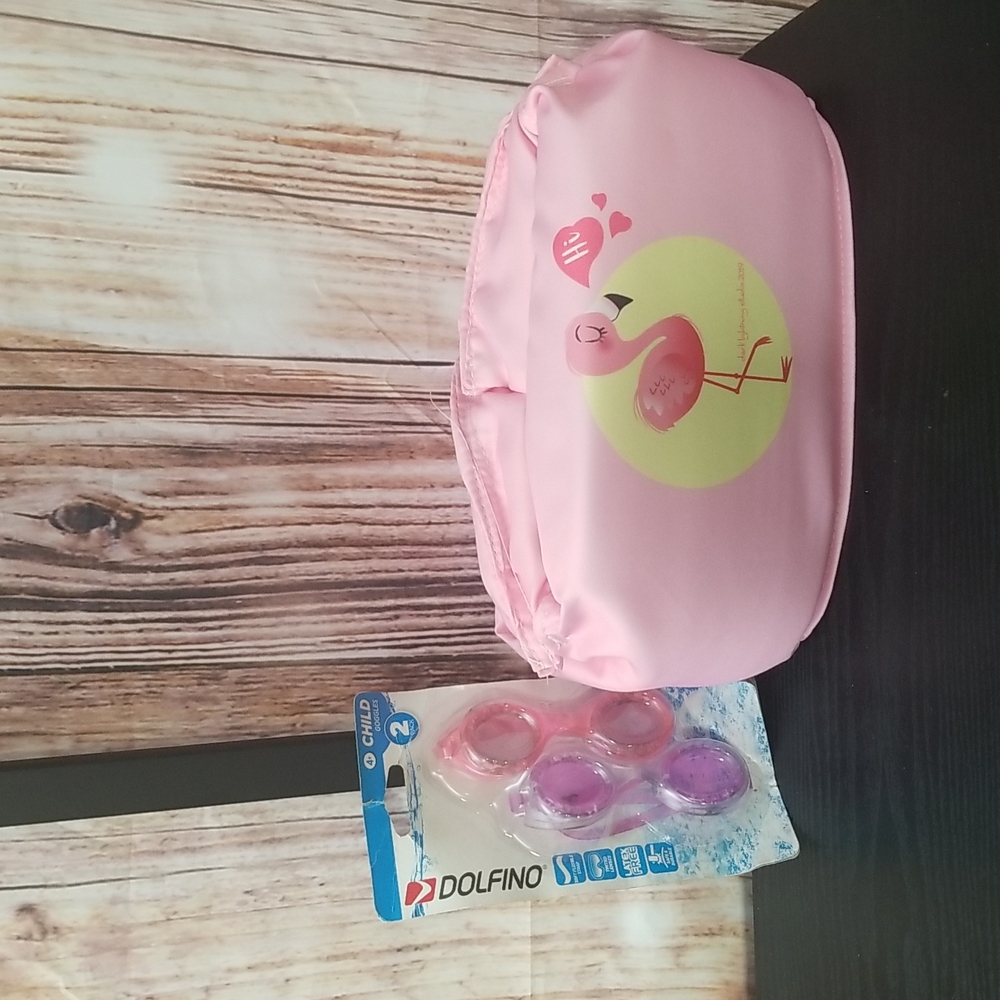 Child's Swim Vest with adjustable back strap & 2 Pack Goggles